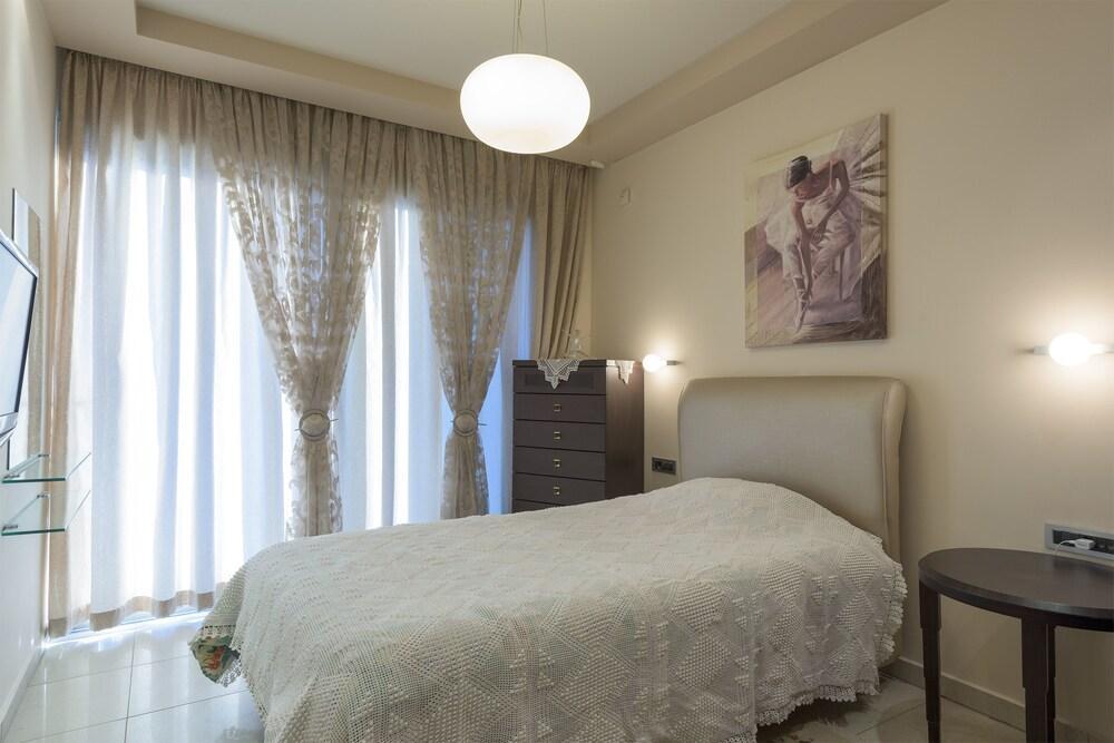 Bella Foresta Villa 伊利索斯 外观 照片